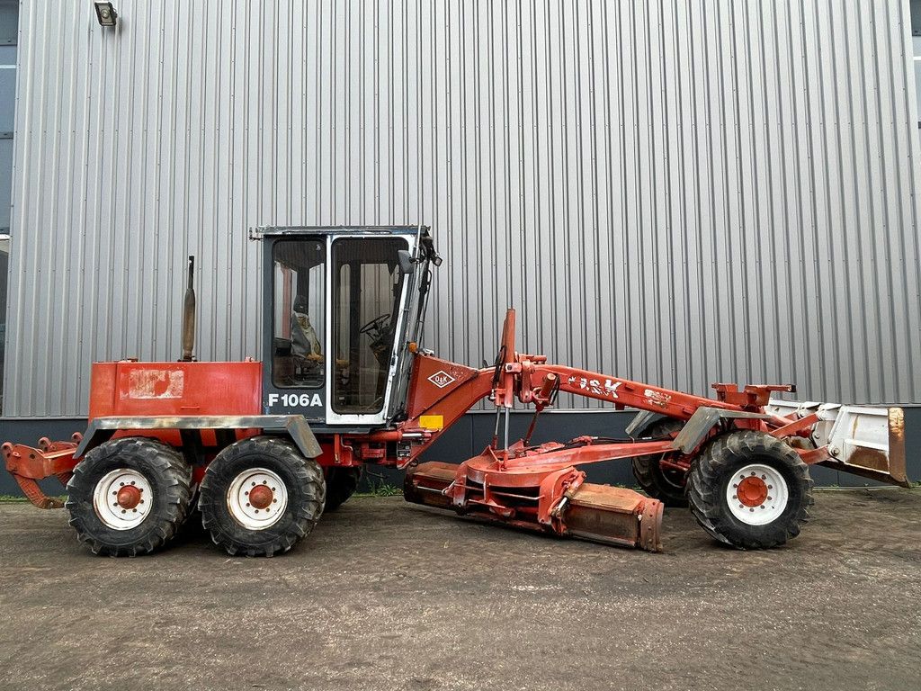 O & K F106A 6x6 Motor Grader