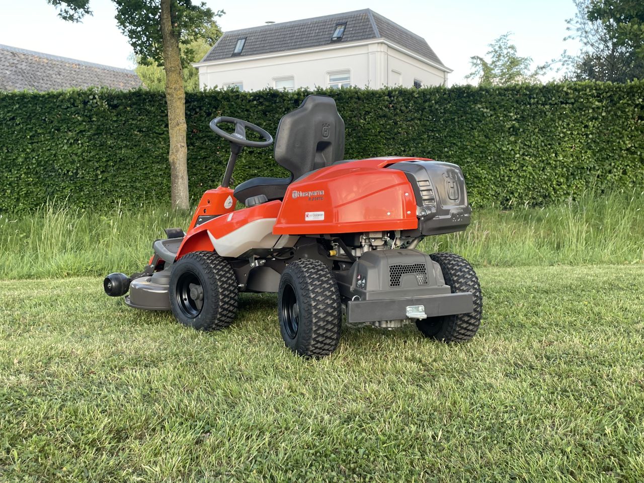 Husqvarna R214TC Comfort edition