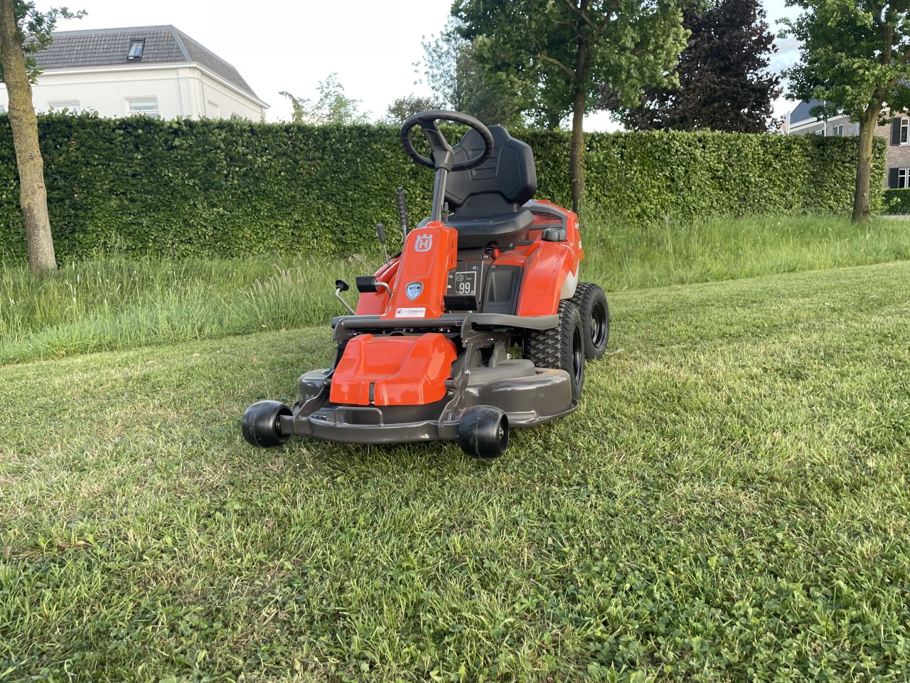 Husqvarna R214TC Comfort edition