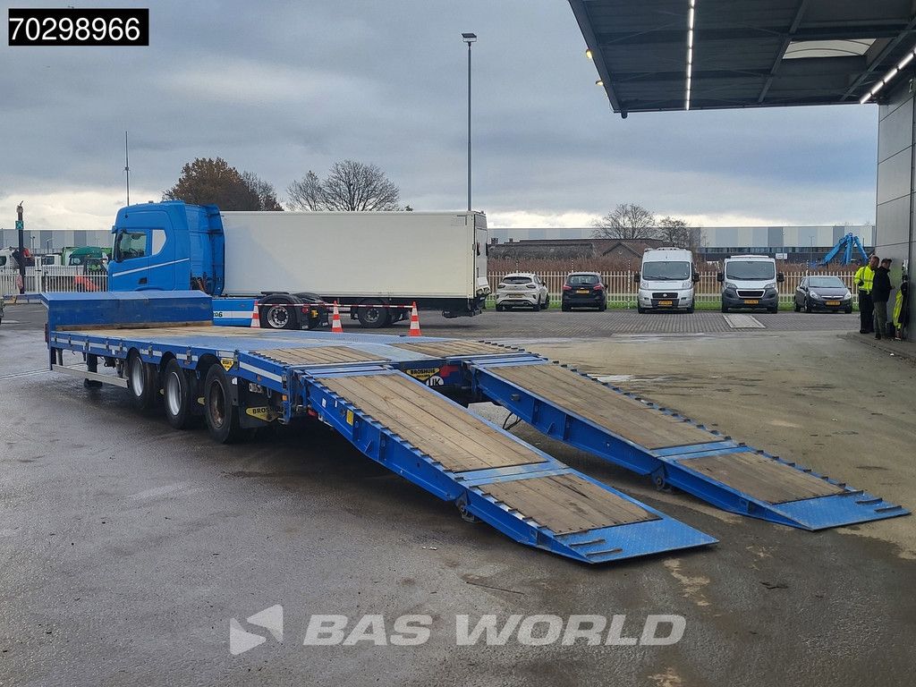 Broshuis 3ASD-18-30/0 Lift + Steering Axle Hydraulic Ramps