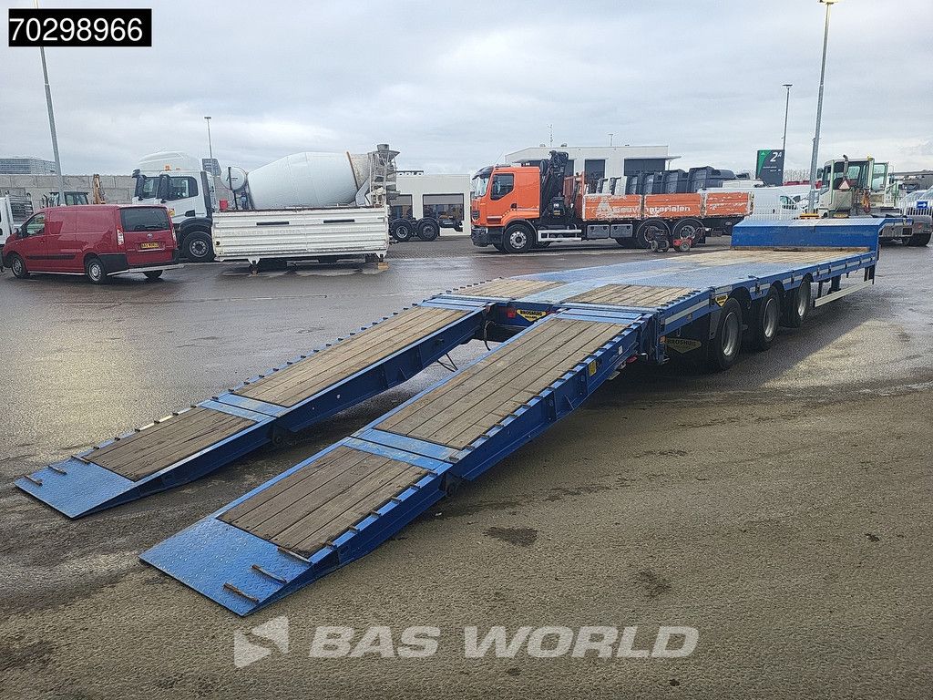 Broshuis 3ASD-18-30/0 Lift + Steering Axle Hydraulic Ramps