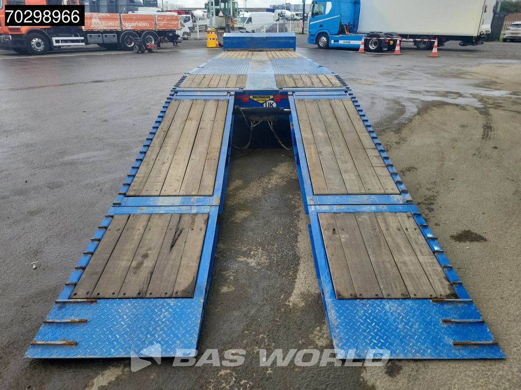 Broshuis 3ASD-18-30/0 Lift + Steering Axle Hydraulic Ramps