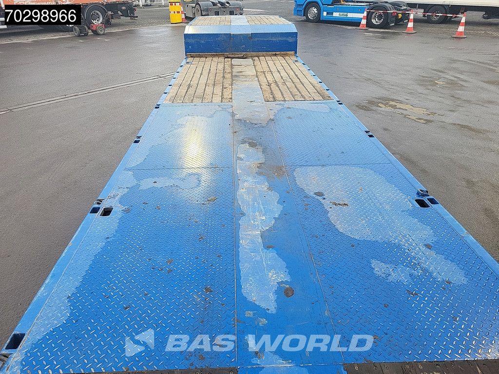 Broshuis 3ASD-18-30/0 Lift + Steering Axle Hydraulic Ramps