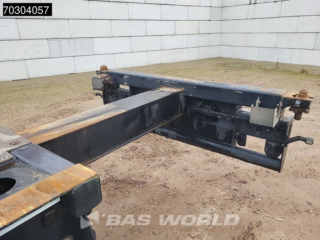 Renders 800 3 Achsen TUV 10/26 Multi 45'ft Lifting Axle