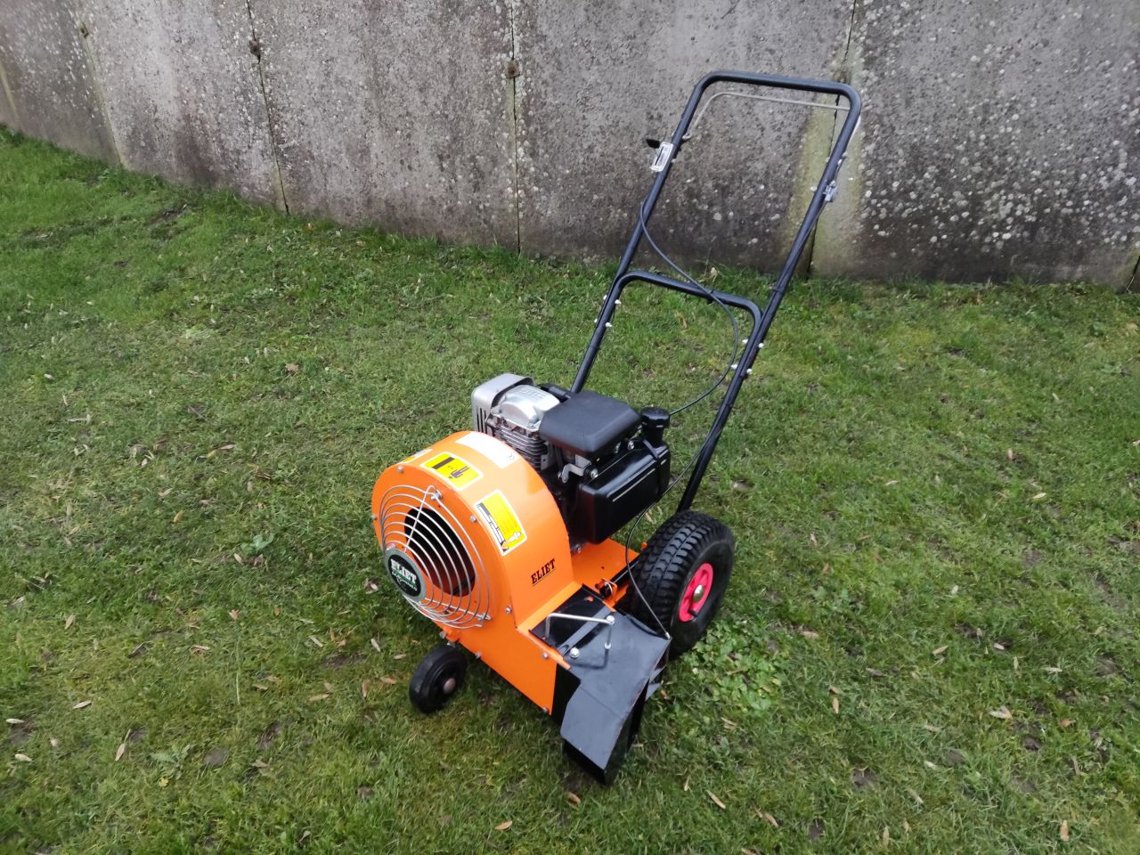 ELIET duwbladblazer (type BL 360, 5 pk HONDA, 50 m³/minuut)