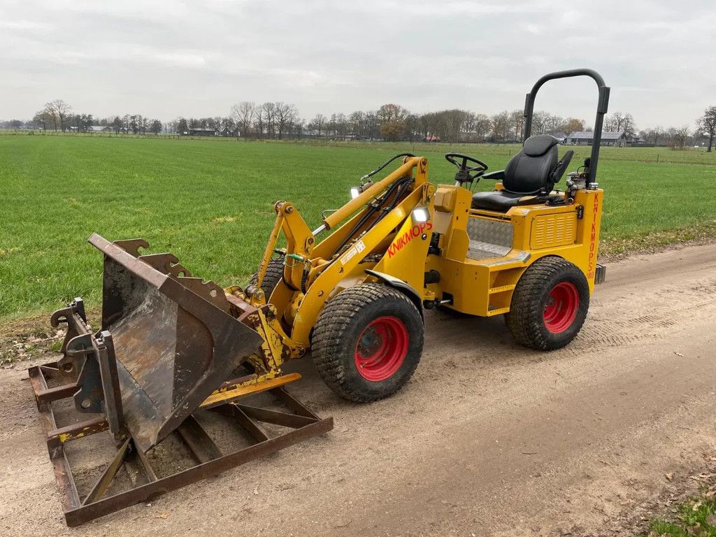 Knikmops 180 shovel loader