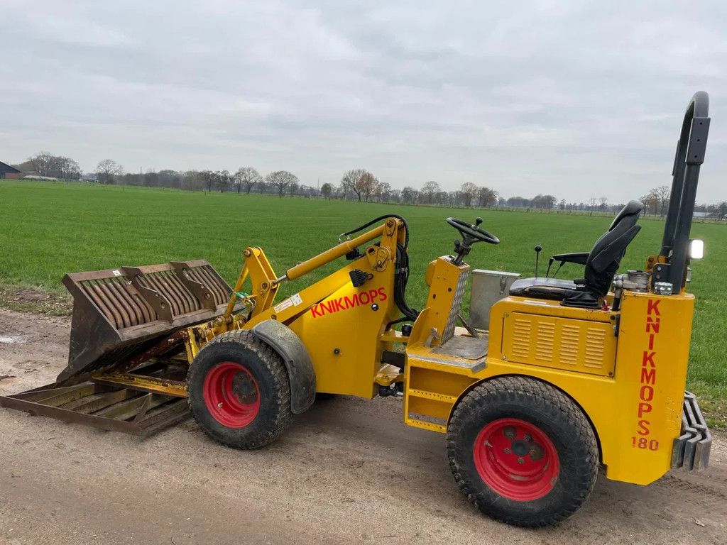 Knikmops 180 shovel loader