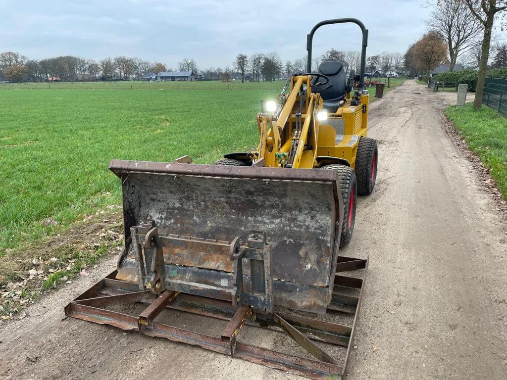 Knikmops 180 shovel loader