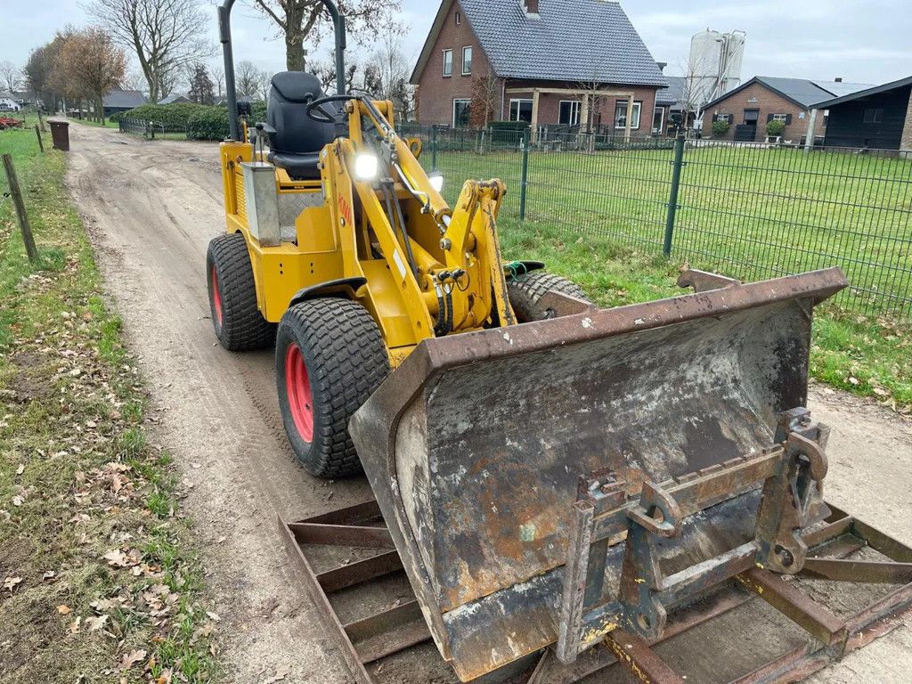 Knikmops 180 shovel loader