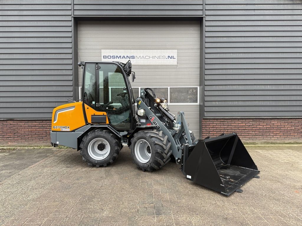 Giant G2700 HD+ met cabine minishovel NIEUW