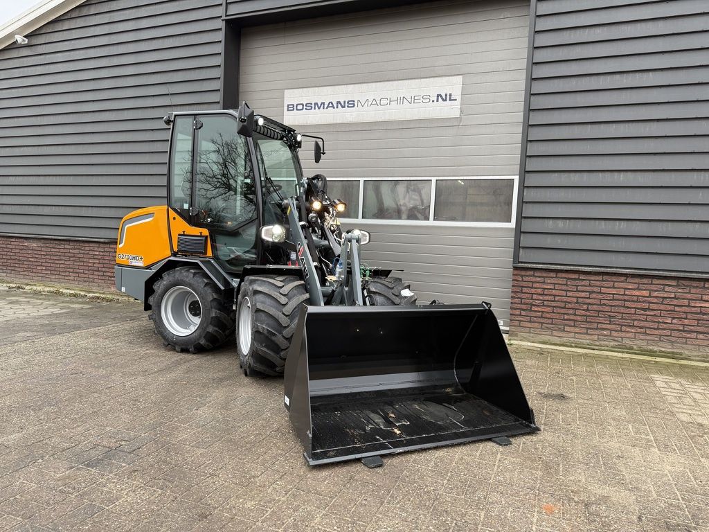 Giant G2700 HD+ met cabine minishovel NIEUW