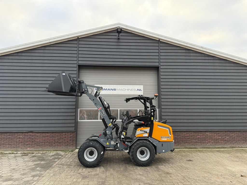 Giant G2700 X-TRA HD + shovel NIEUW (LED verlichting, kogeltrekhaak, pro inching)