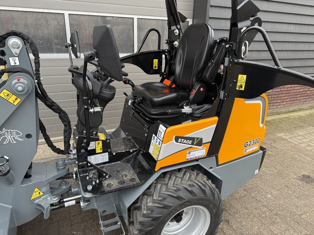 Giant G2300 minishovel / kniklader NIEUW