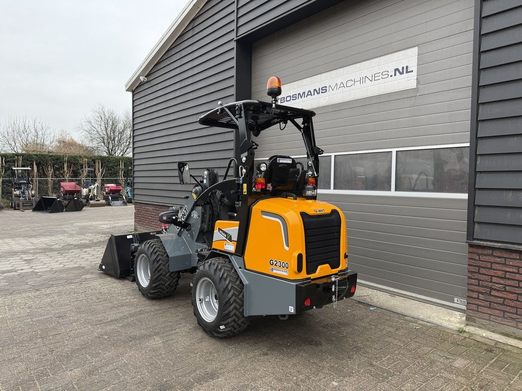 Giant G2300 minishovel / kniklader NIEUW