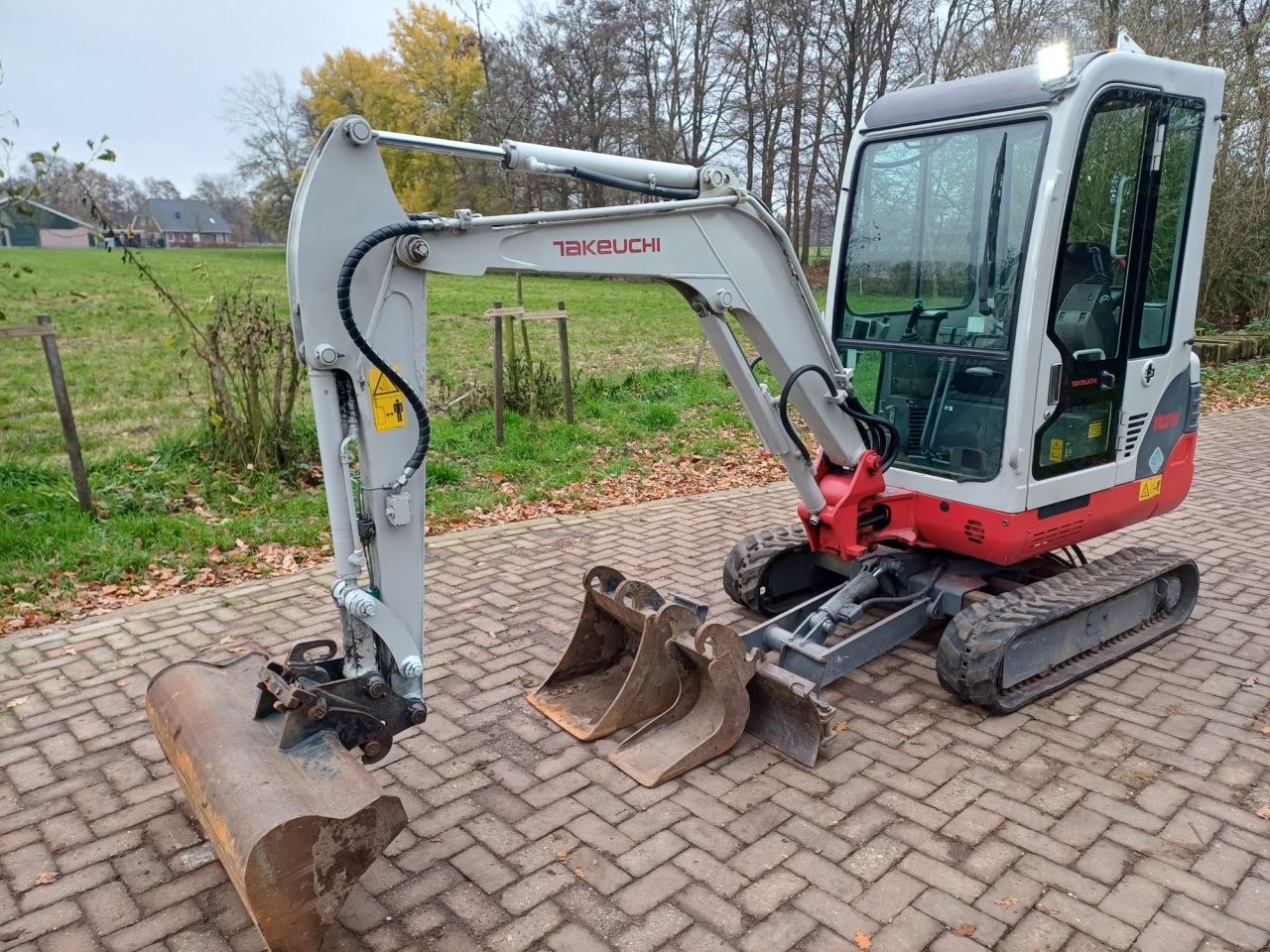 Takeuchi TB219 | bj 2019 | 3700uur | 3 bakken