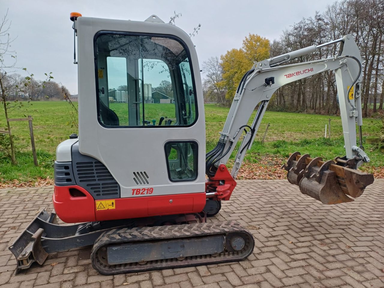 Takeuchi TB219 | bj 2019 | 3700uur | 3 bakken