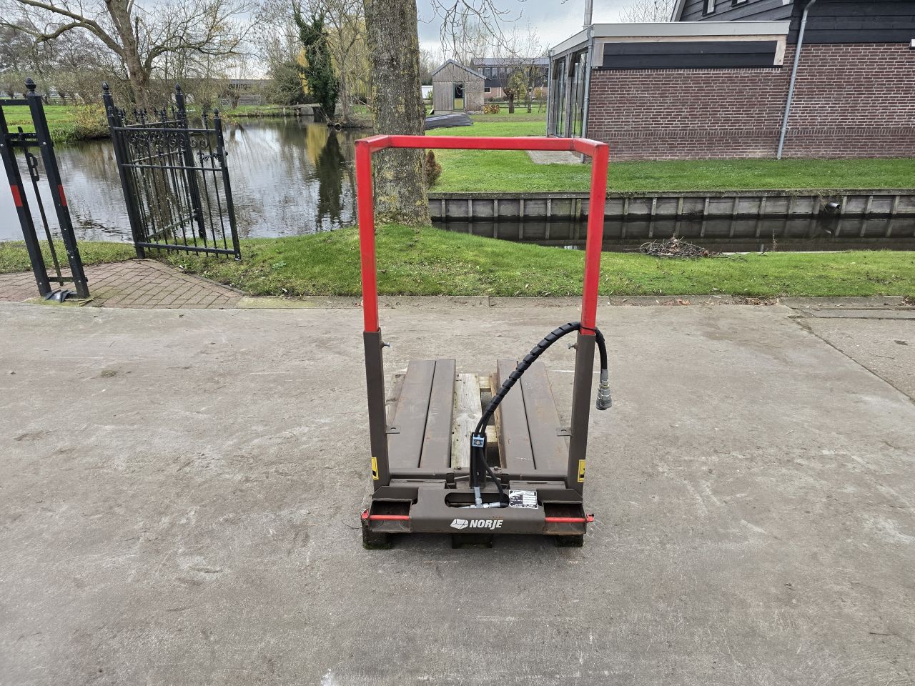 Norje hydraulische Kisten / vuilcontainer kantelaar kieper EPK-6