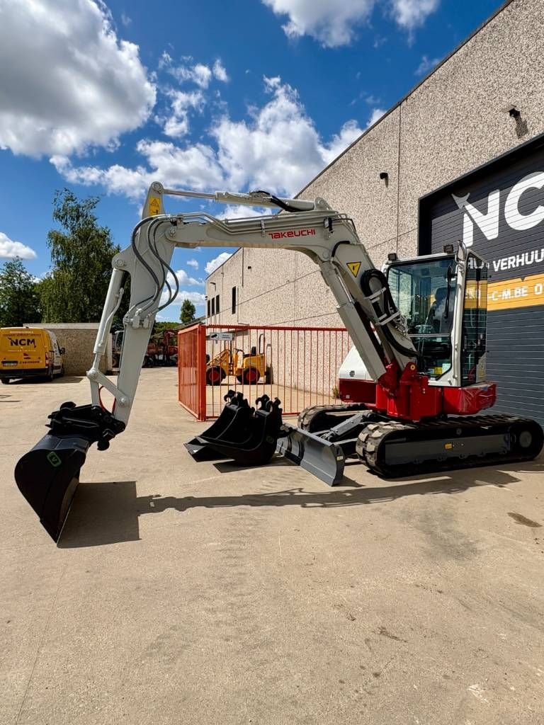 Takeuchi TB 257 FR