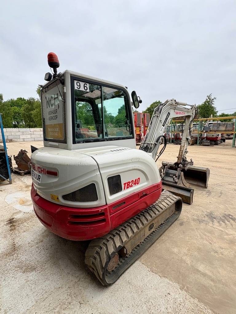 Takeuchi TB 240