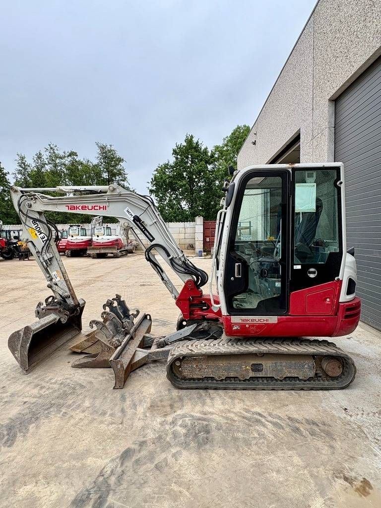 Takeuchi TB 240
