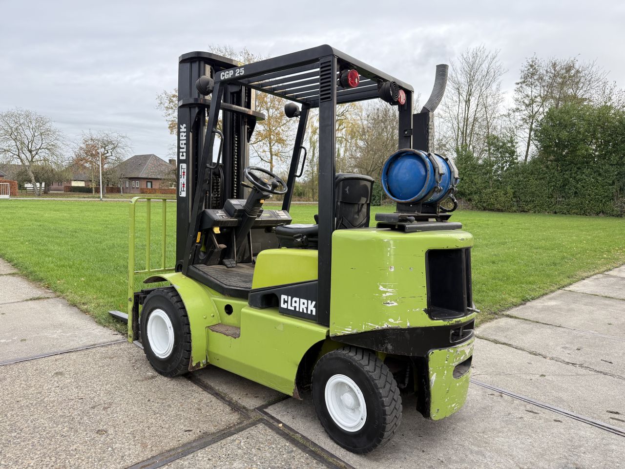 Clark 2.5 tonner lpg heftruck triplex 5.5m freelift sideshift