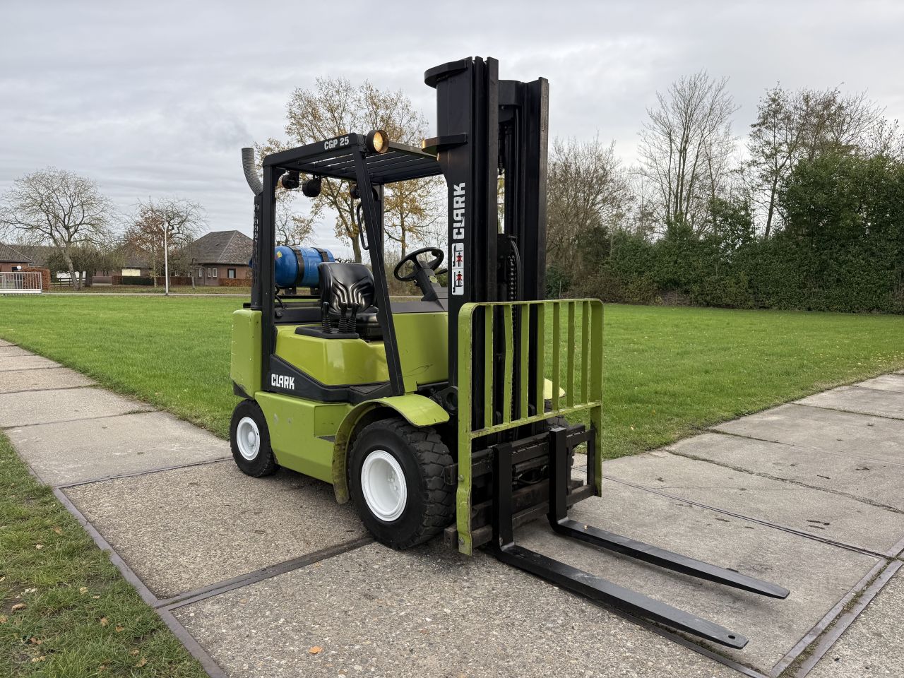 Clark 2.5 tonner lpg heftruck triplex 5.5m freelift sideshift