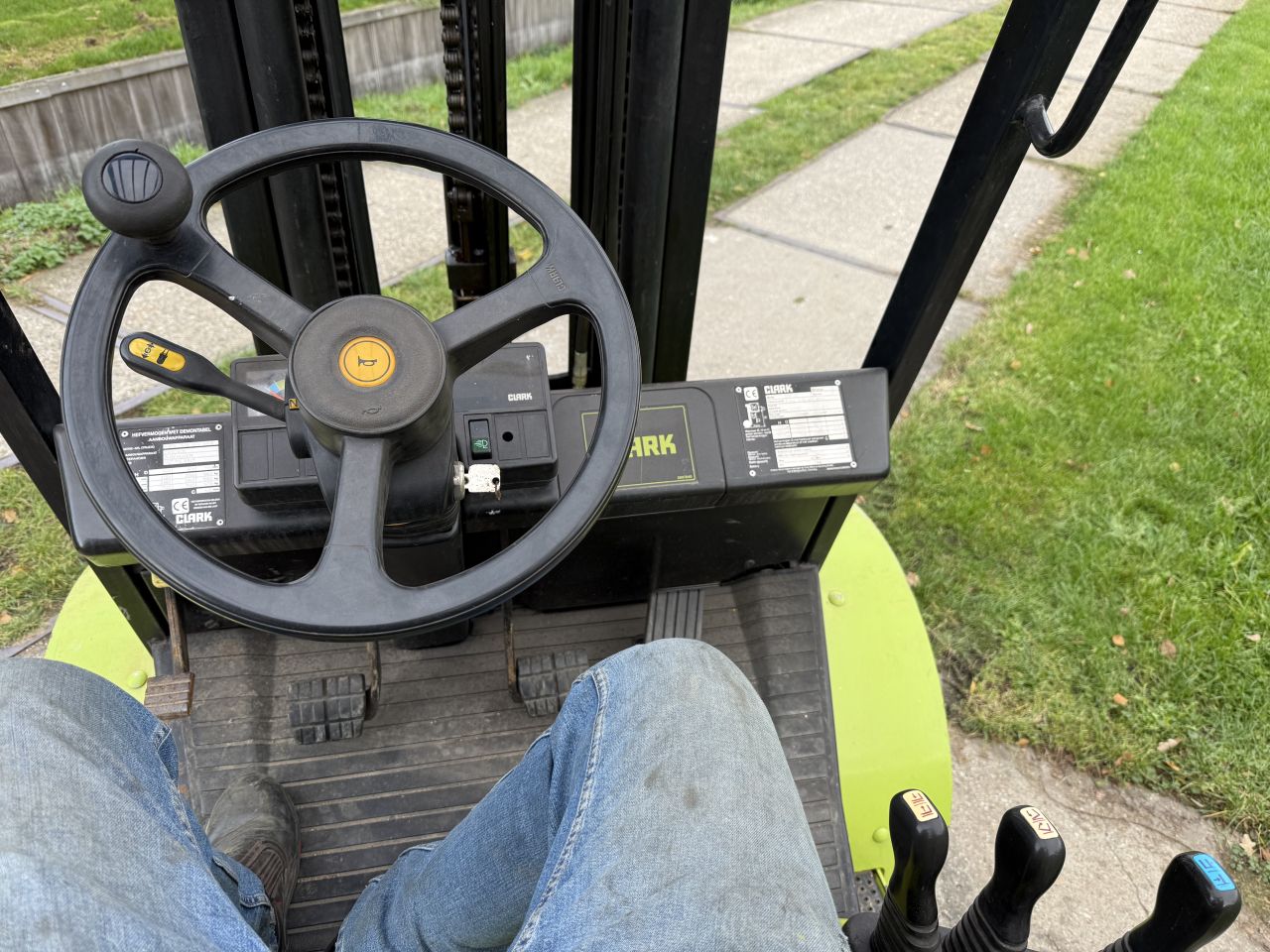 Clark 2.5 tonner lpg heftruck triplex 5.5m freelift sideshift