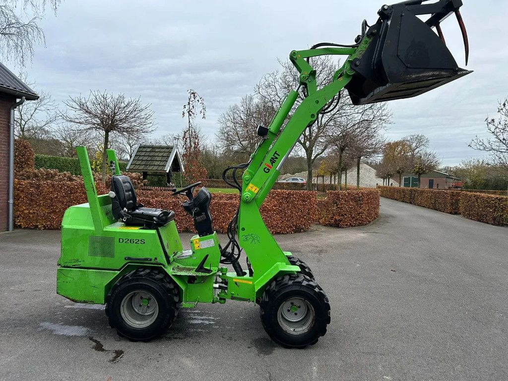 Giant D 262 S