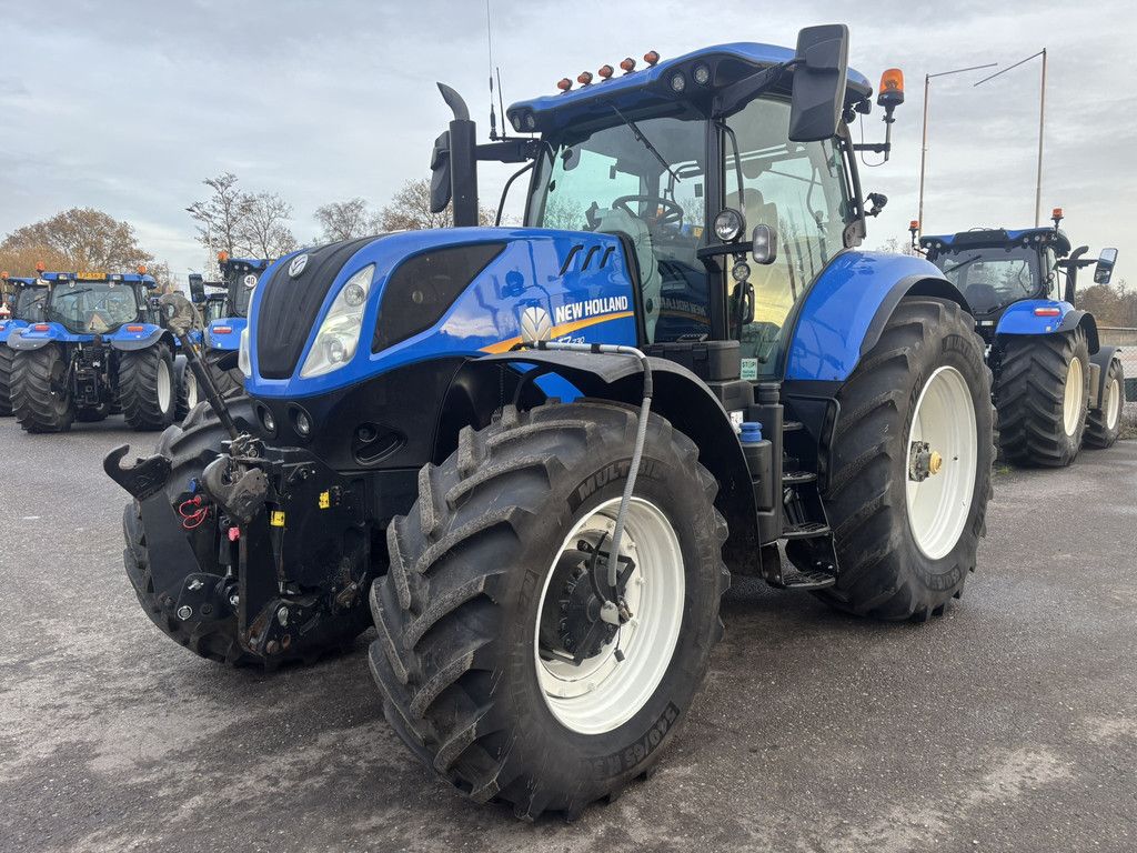 NEW HOLLAND T7.230 AC