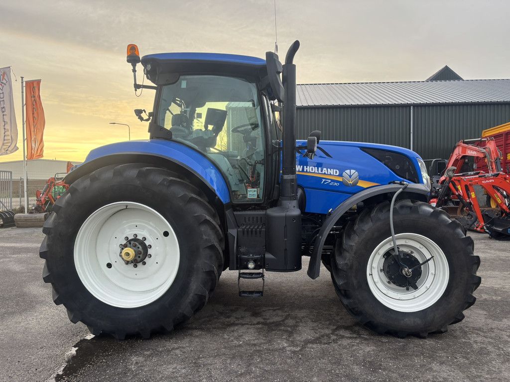 NEW HOLLAND T7.230 AC