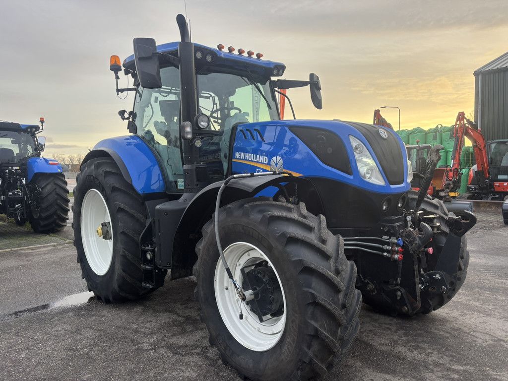 NEW HOLLAND T7.230 AC