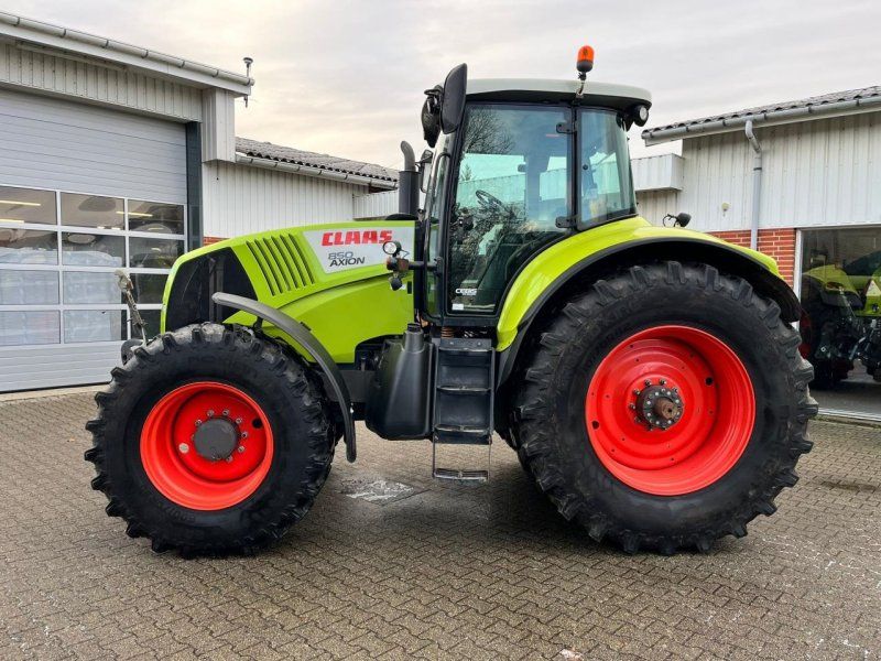 Claas AXION 850