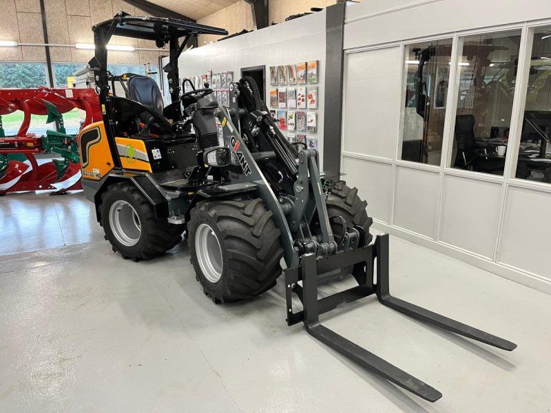 Giant HML-G2700E HD PLUS