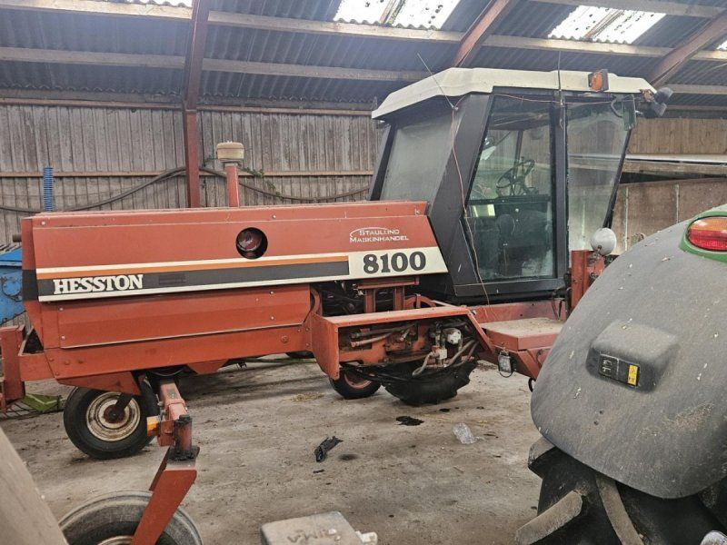 Hesston 8100