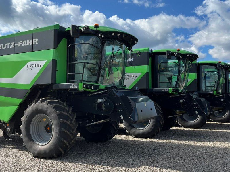 Deutz-Fahr C7206 With 24feed 7.2m header. New and un  together