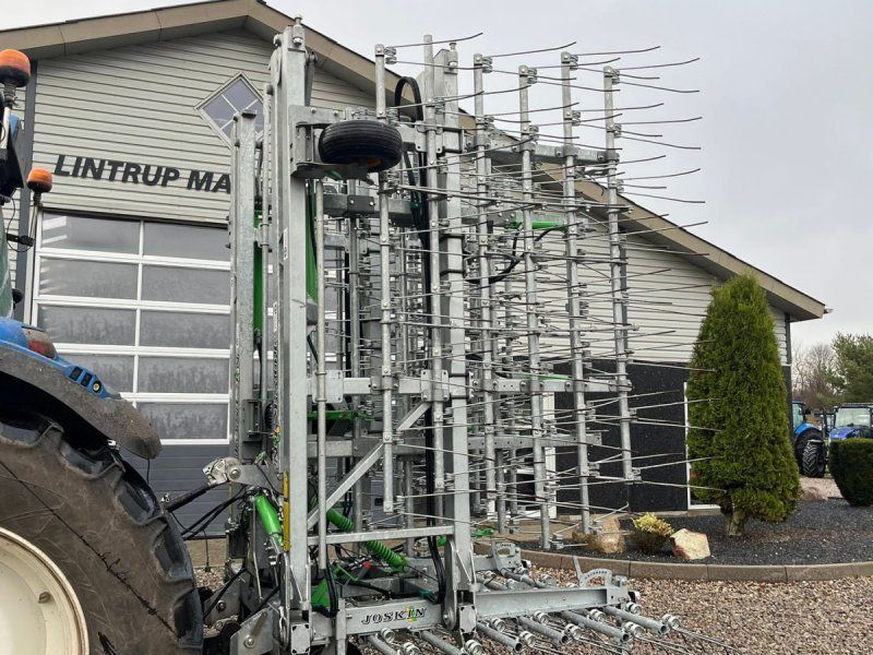 Joskin SCARIFL 1200 R6S6 12m bredstrigle med 6rækker tænder. Noget at