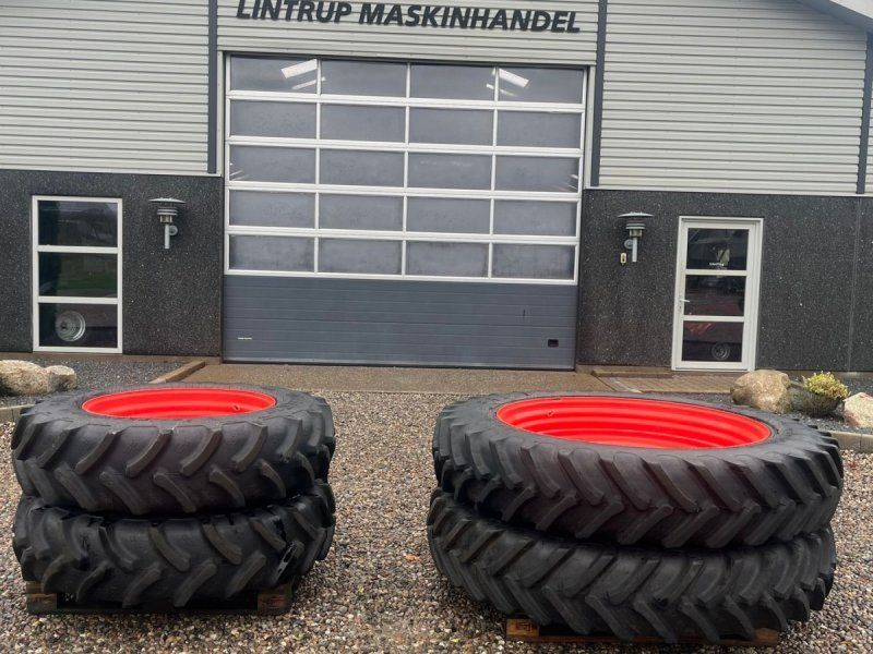 380/85R34 og 380/90R50 Har siddet på en Claas Axion 800 serier.