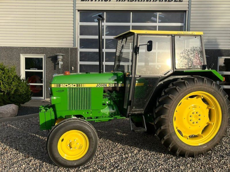 John Deere 2040 Med nye dæk hele vejen rundt