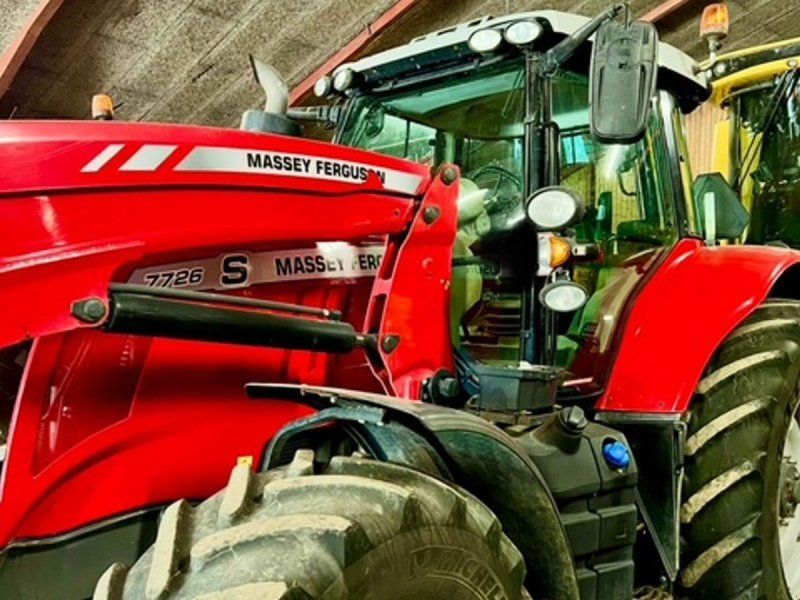 Massey Ferguson 7726 S DynaVT Med front læsser. Læsser er meget lidt brugt.
