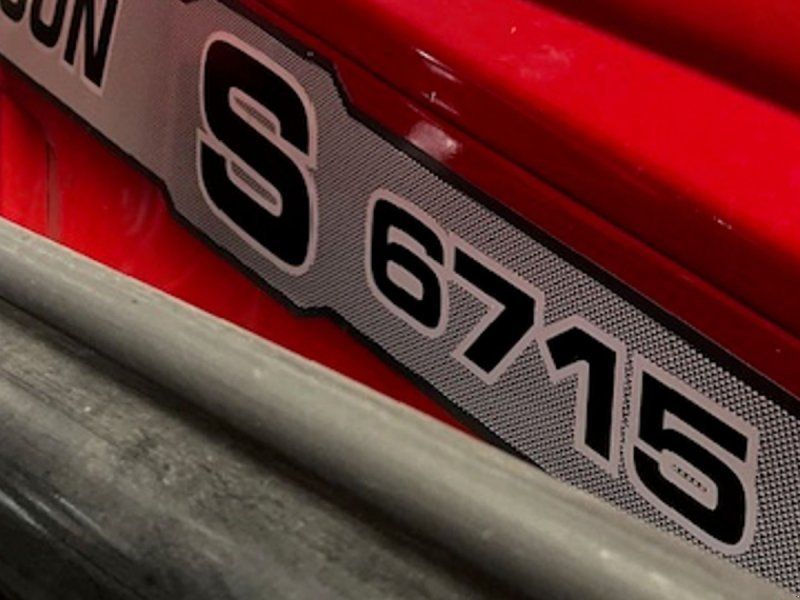 Massey Ferguson 6715 S Med front læsser. Læsser er meget lidt brugt.