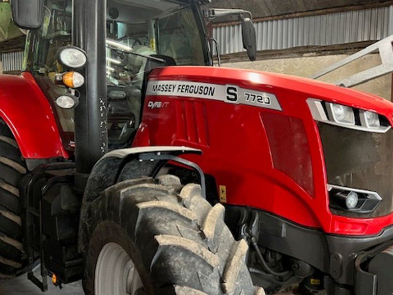 Massey Ferguson 7720S Velholdt . Har aldrig lavet andet end at køre med