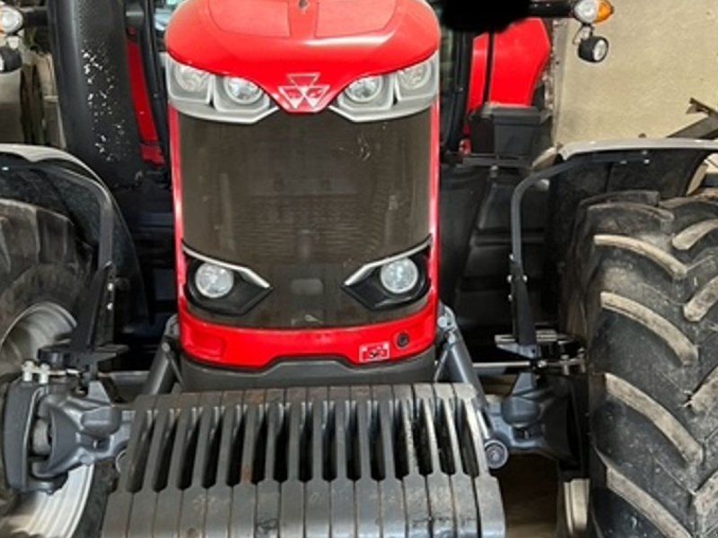 Massey Ferguson 7720S Velholdt . Har aldrig lavet andet end at køre med