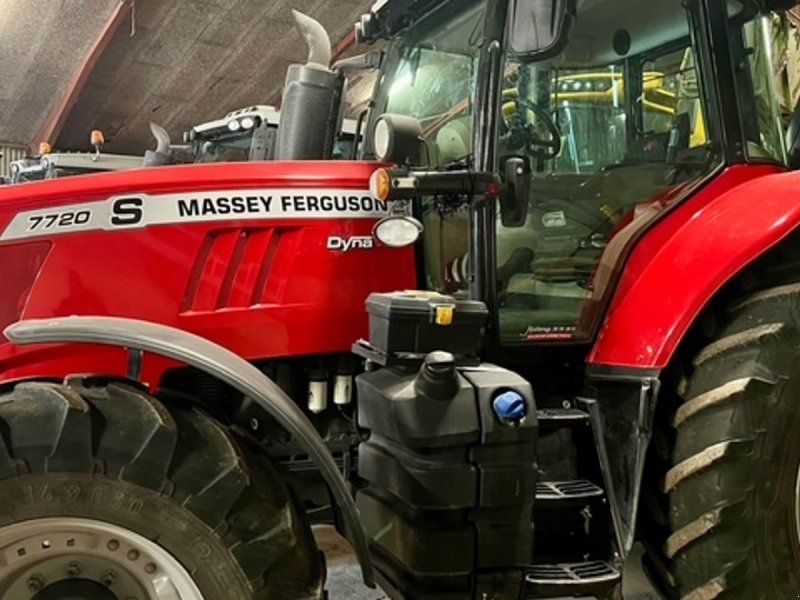 Massey Ferguson 7720S Velholdt . Har aldrig lavet andet end at køre med