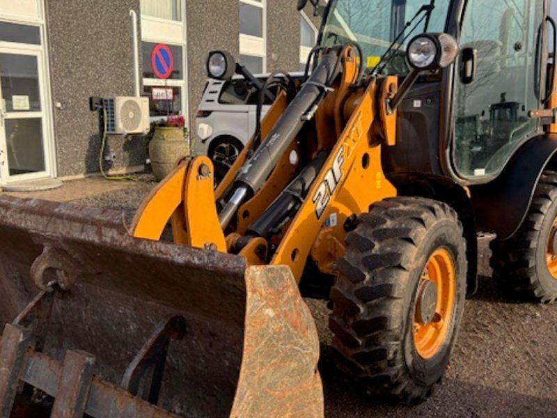 Case IH 21F MINIGED MED HYDRAULISK SKIFT, SKOVL OG GAFLER