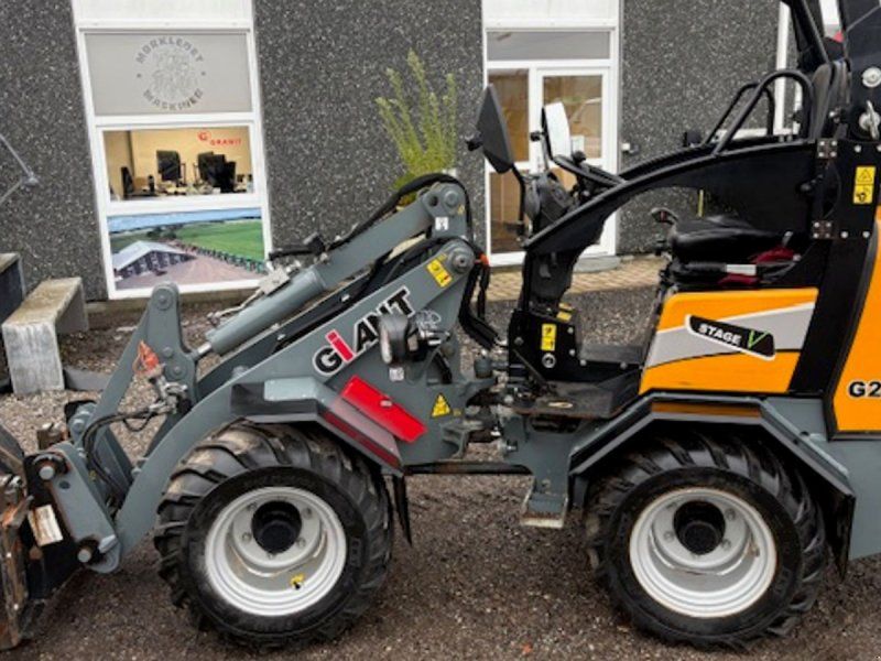 Giant G2200E X-tra 3. FUNKTION, HYDRAULISK SKIFT, VEJLYS,SKOVL, GAFLER