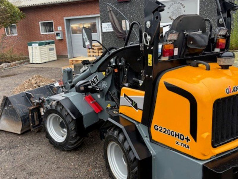 Giant G2200E X-tra 3. FUNKTION, HYDRAULISK SKIFT, VEJLYS,SKOVL, GAFLER