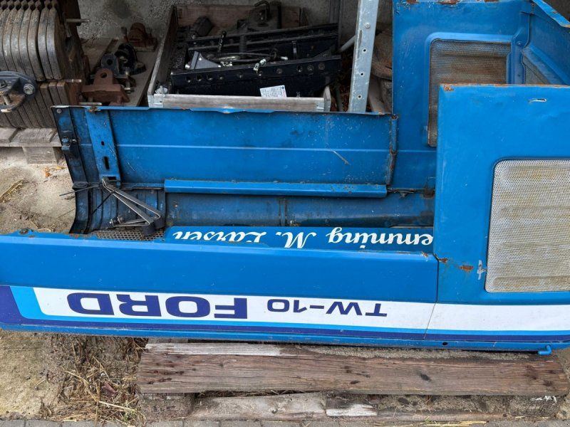 Ford TW10 Komplet motorhjelm