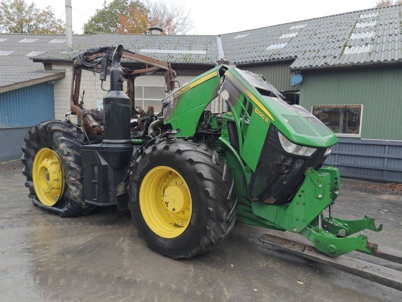 John Deere 8320R