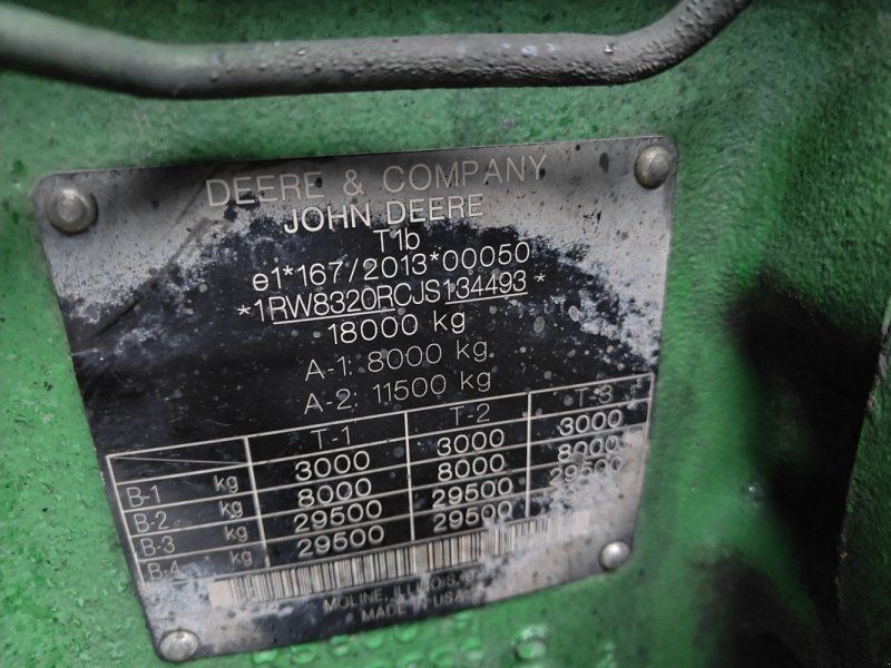 John Deere 8320R