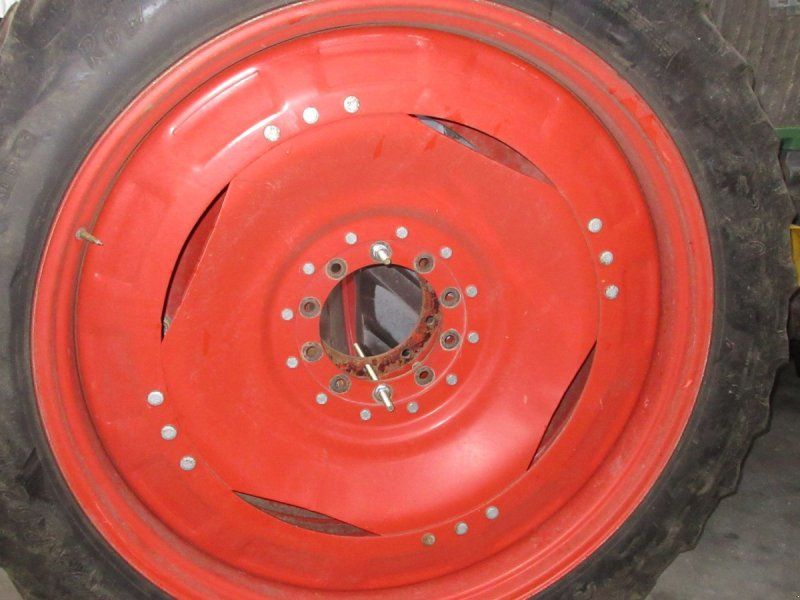 Alliance 300/95R52 + 12,4 R 36